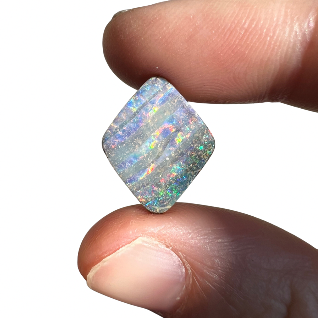 4.61 Ct rainbow stripe boulder opal