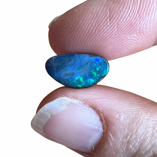 1.65 Ct small boulder opal