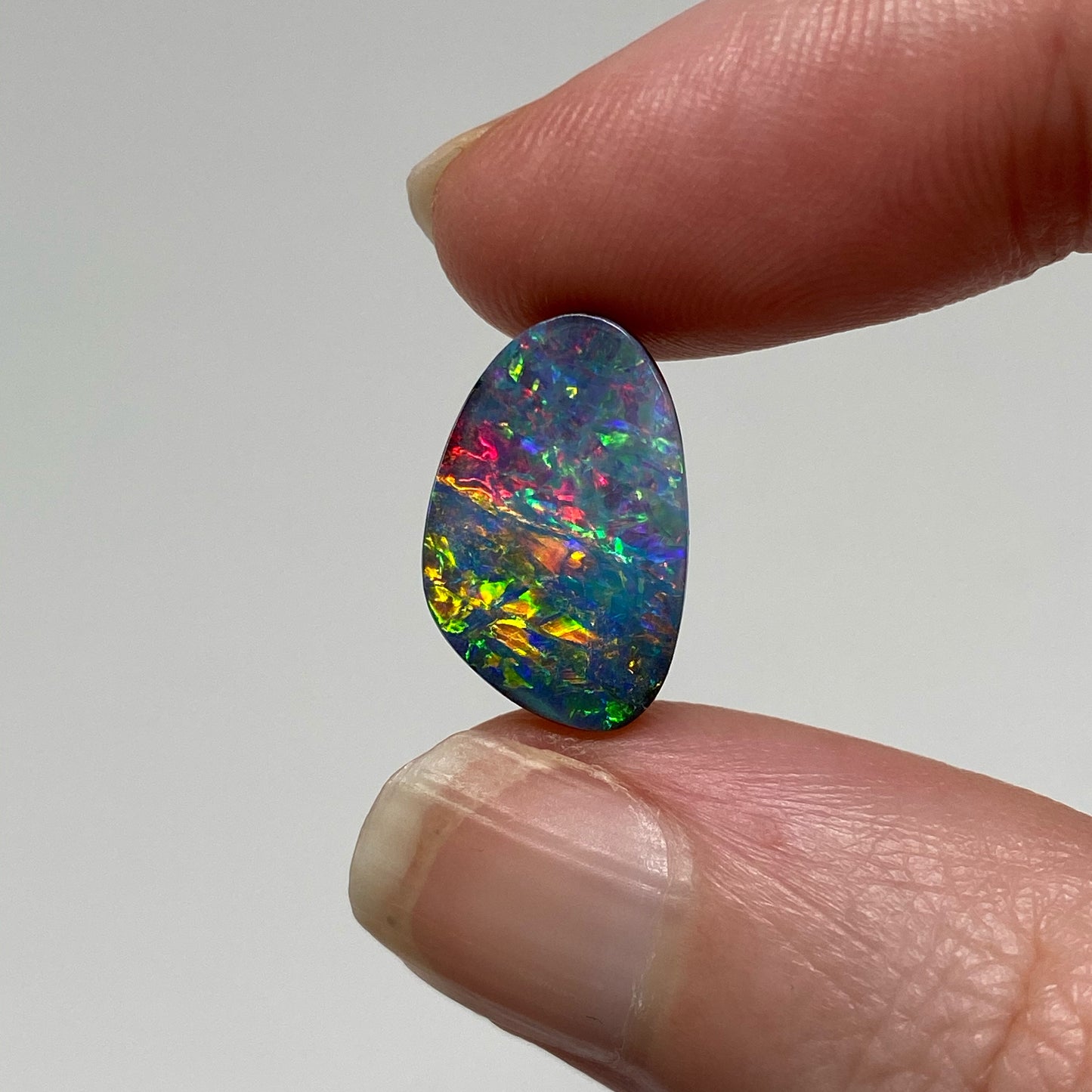 5.45 Ct rainbow boulder opal