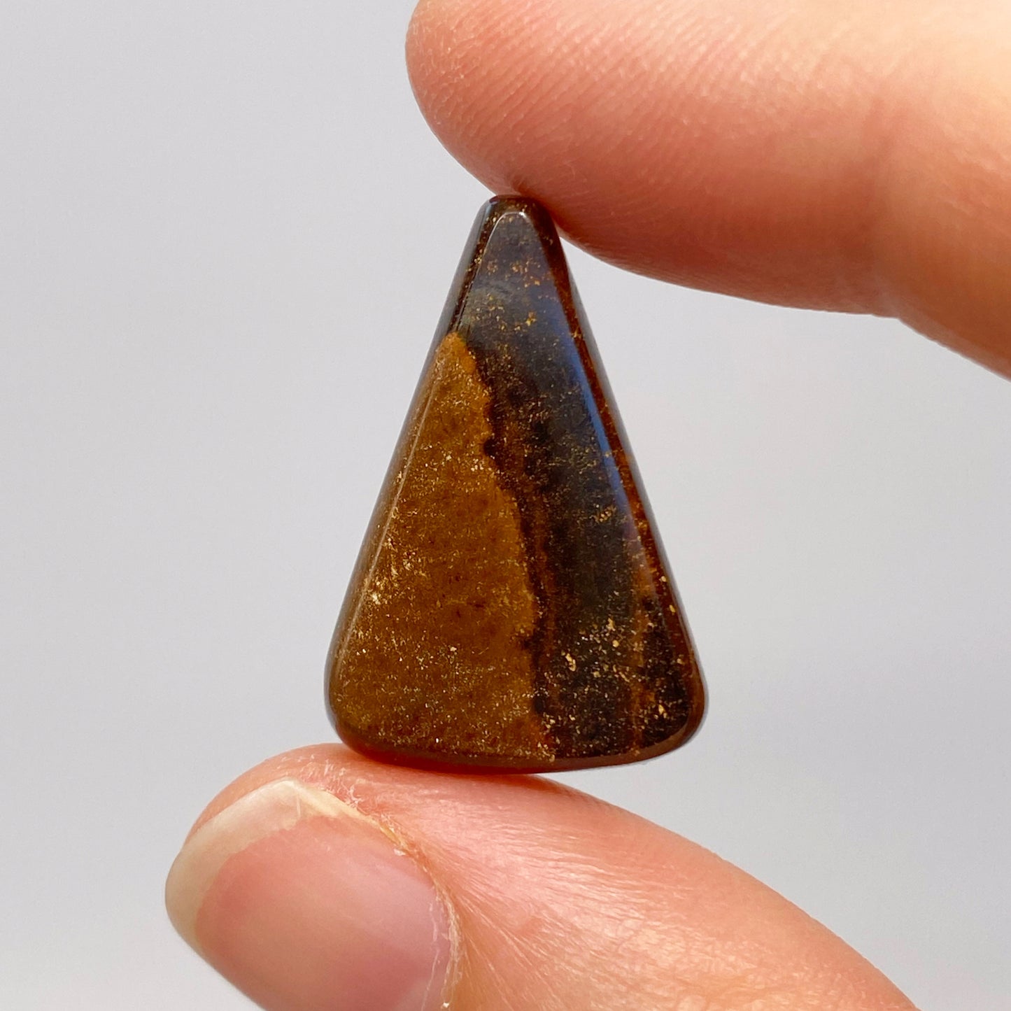 15.60 Ct triangle boulder opal