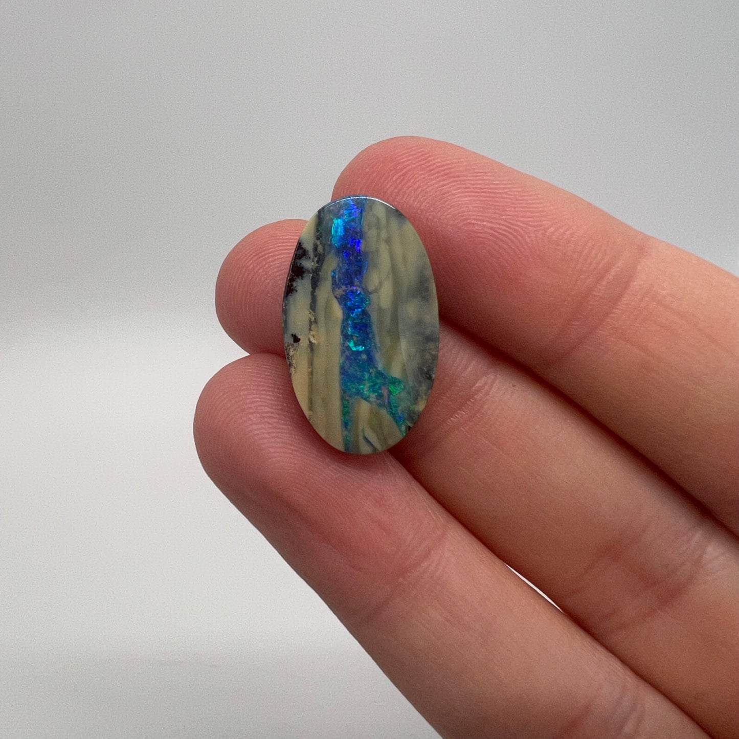 8.78 Ct oval boulder opal